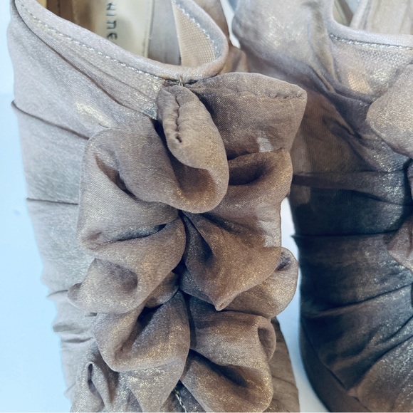 1” Platform Metallic Brown 'Haylie' Chiffon Ruffle Heels Sz 8.5 Chinese Laundry - Picture 10 of 14
